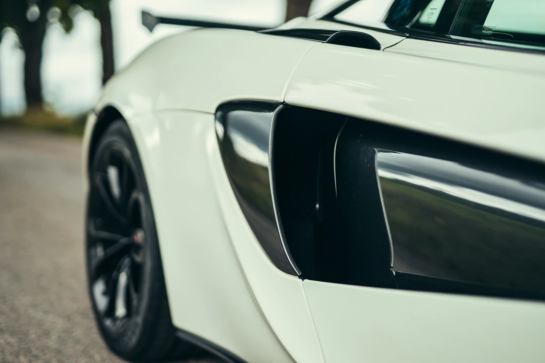 2016 McLaren 570S - Image 27 of 31