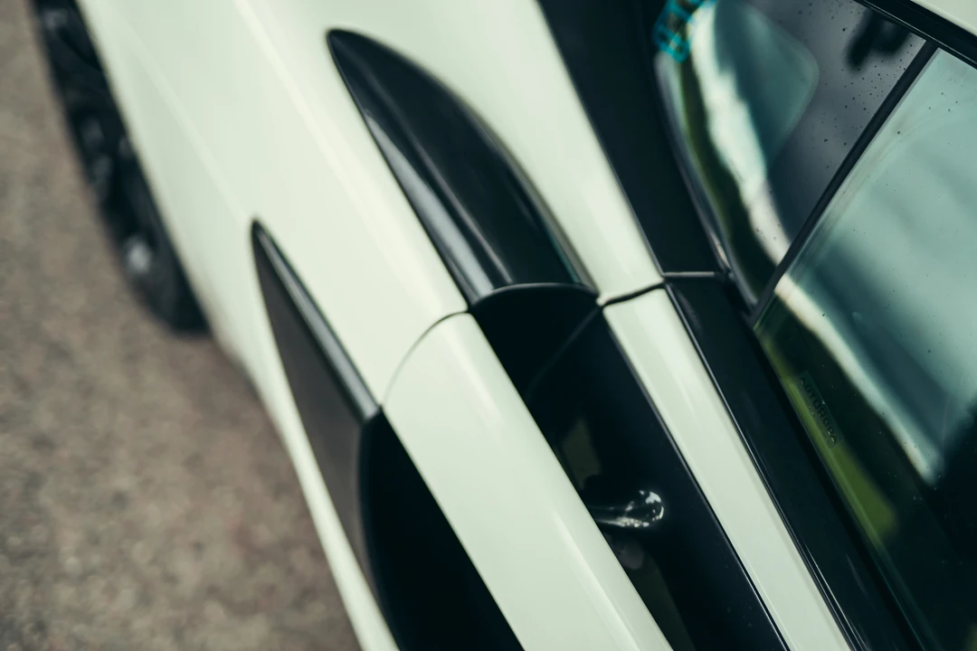 2016 McLaren 570S - Image 29 of 31