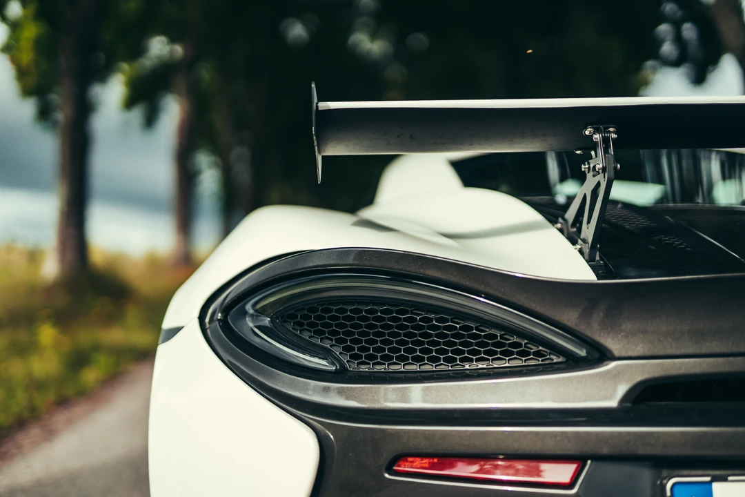 2016 McLaren 570S - Image 17 of 31