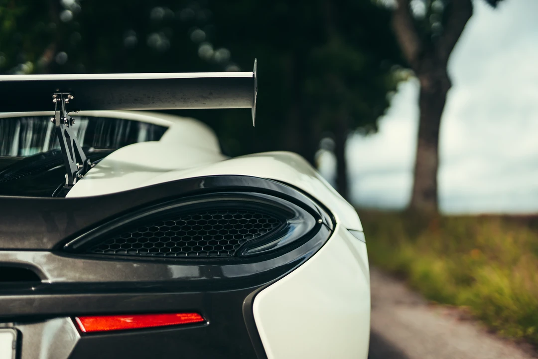 2016 McLaren 570S - Image 18 of 31