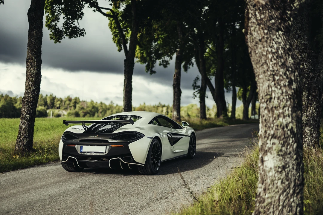 2016 McLaren 570S - Image 8 of 31