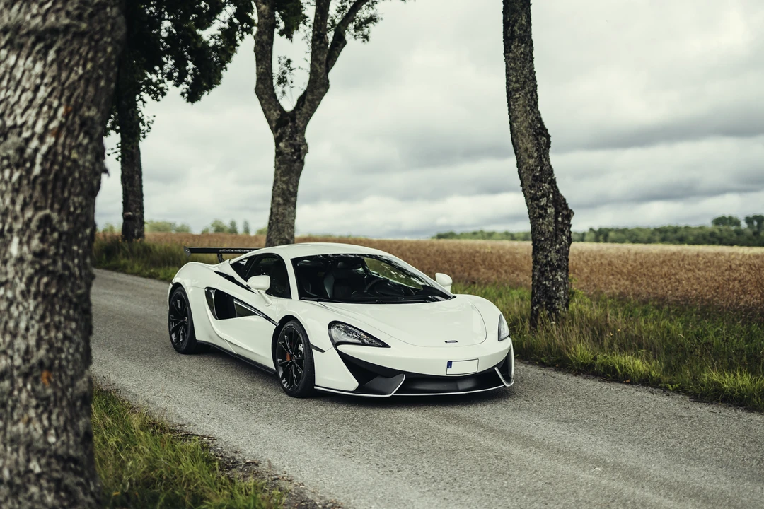 2016 McLaren 570S - Image 9 of 31
