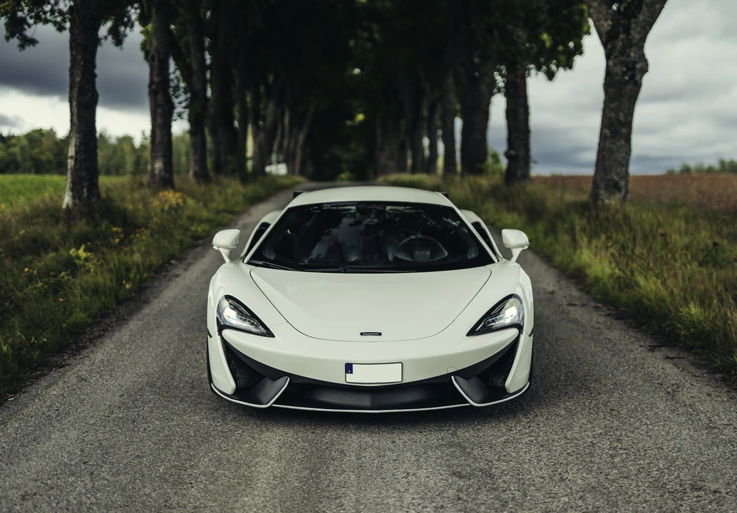 2016 McLaren 570S - Image 3 of 31