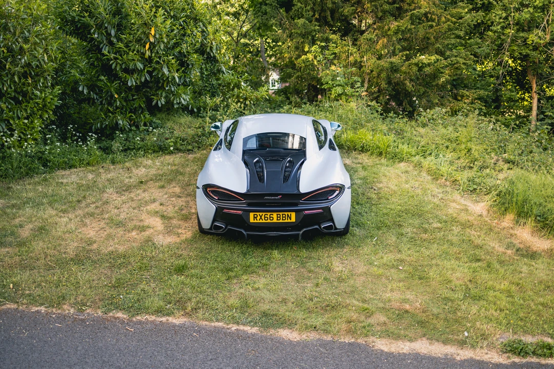 2016 McLaren 570S - Image 8 of 31