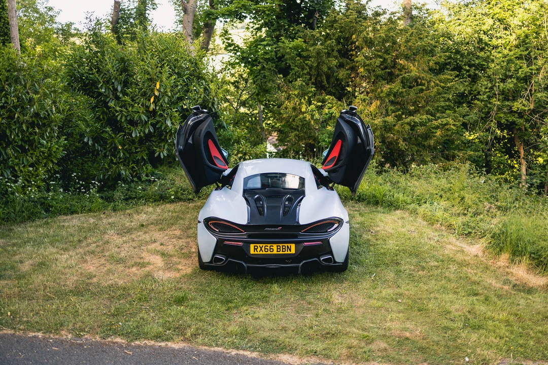 2016 McLaren 570S - Image 9 of 31