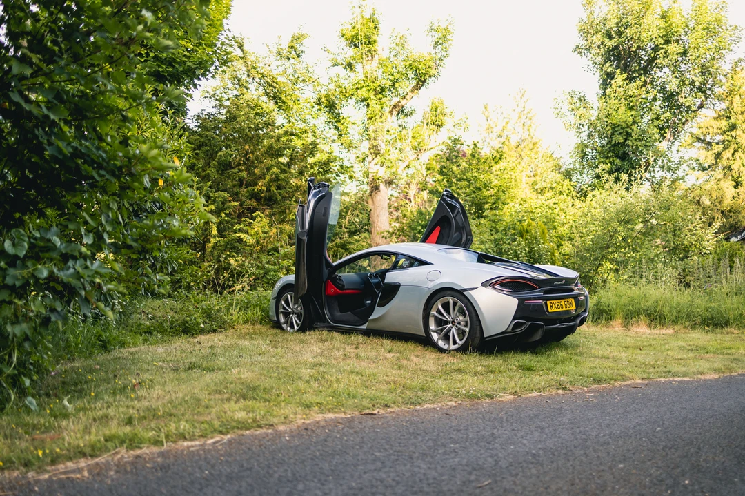 2016 McLaren 570S - Image 10 of 31