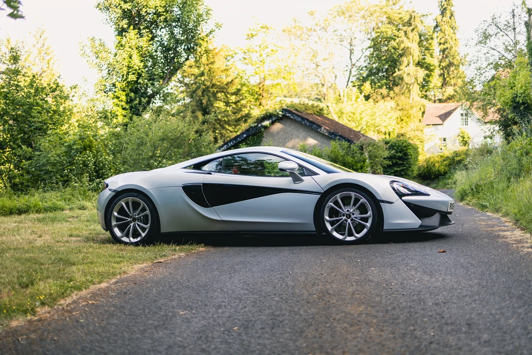 2016 McLaren 570S - Image 13 of 31