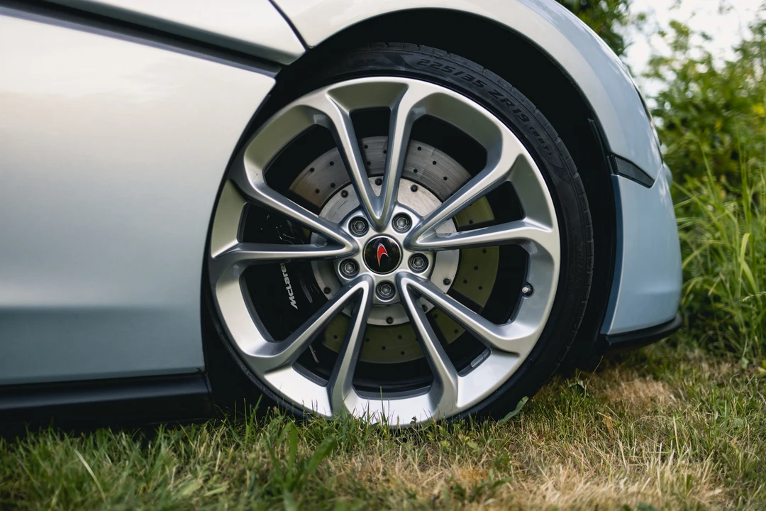 2016 McLaren 570S - Image 27 of 31