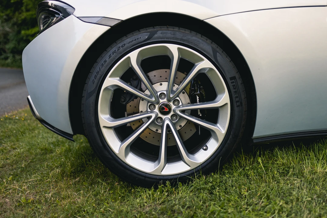 2016 McLaren 570S - Image 25 of 31