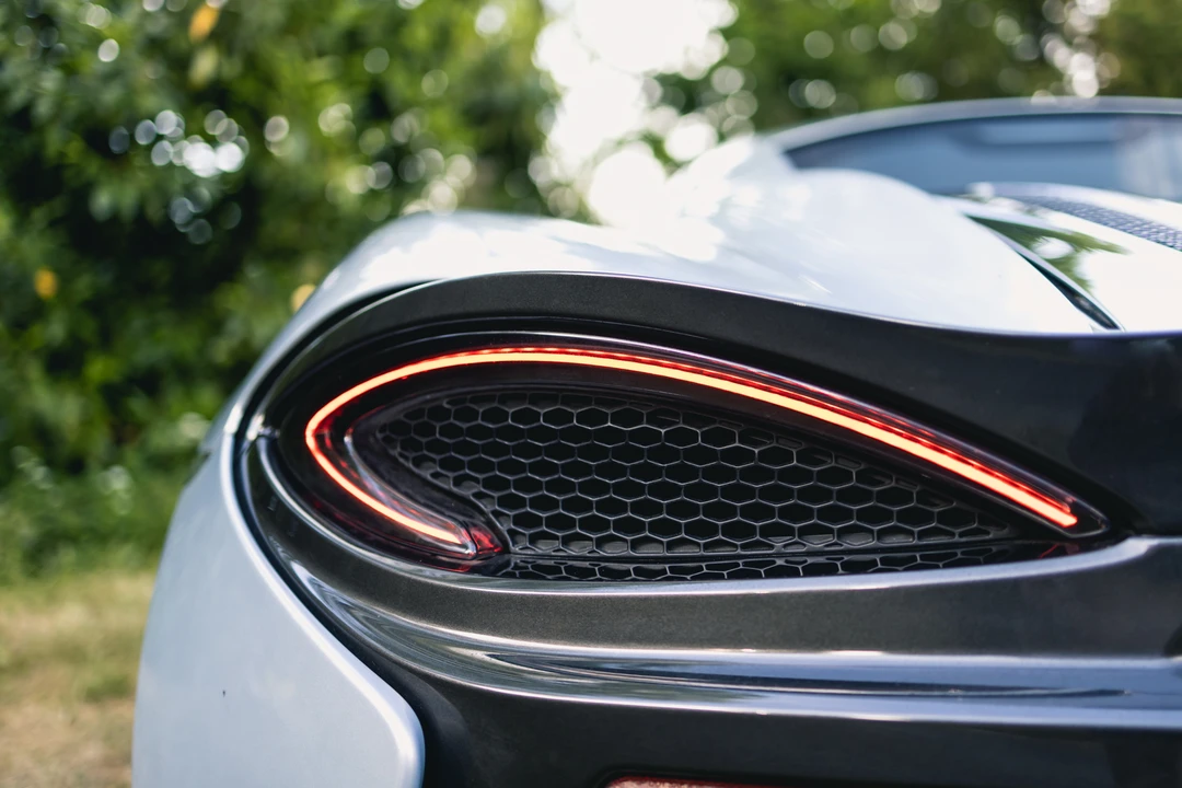 2016 McLaren 570S - Image 19 of 31