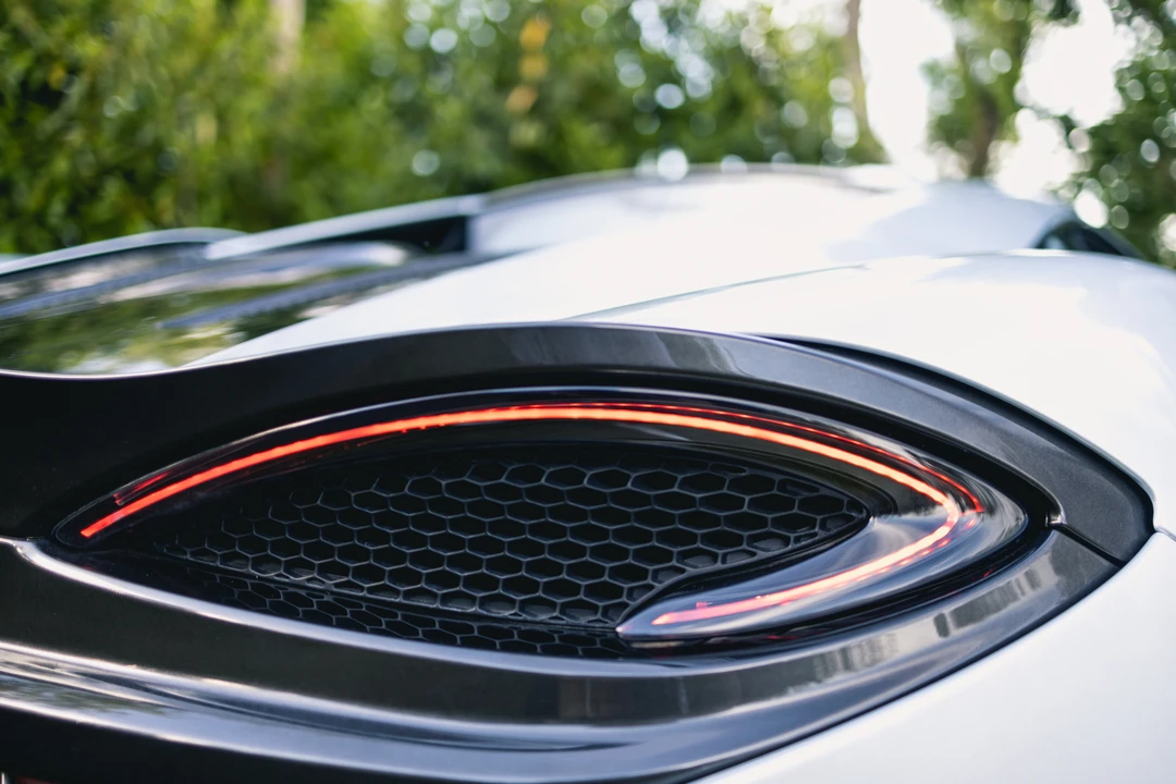 2016 McLaren 570S - Image 20 of 31