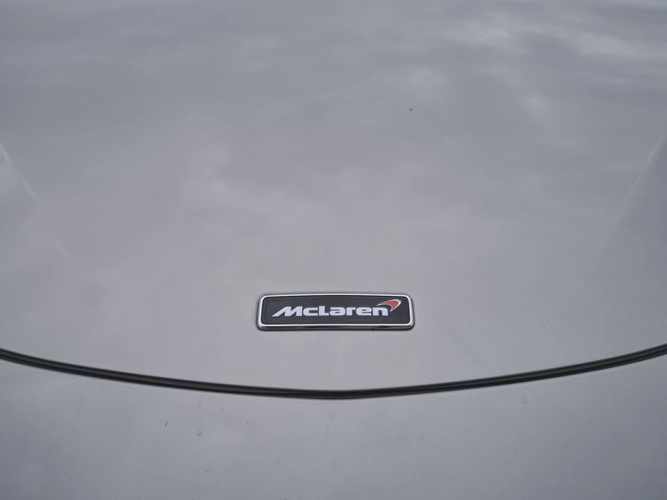 2016 McLaren 570S - Image 23 of 31