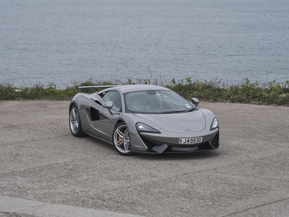 2016 McLaren 570S - Image 18 of 31