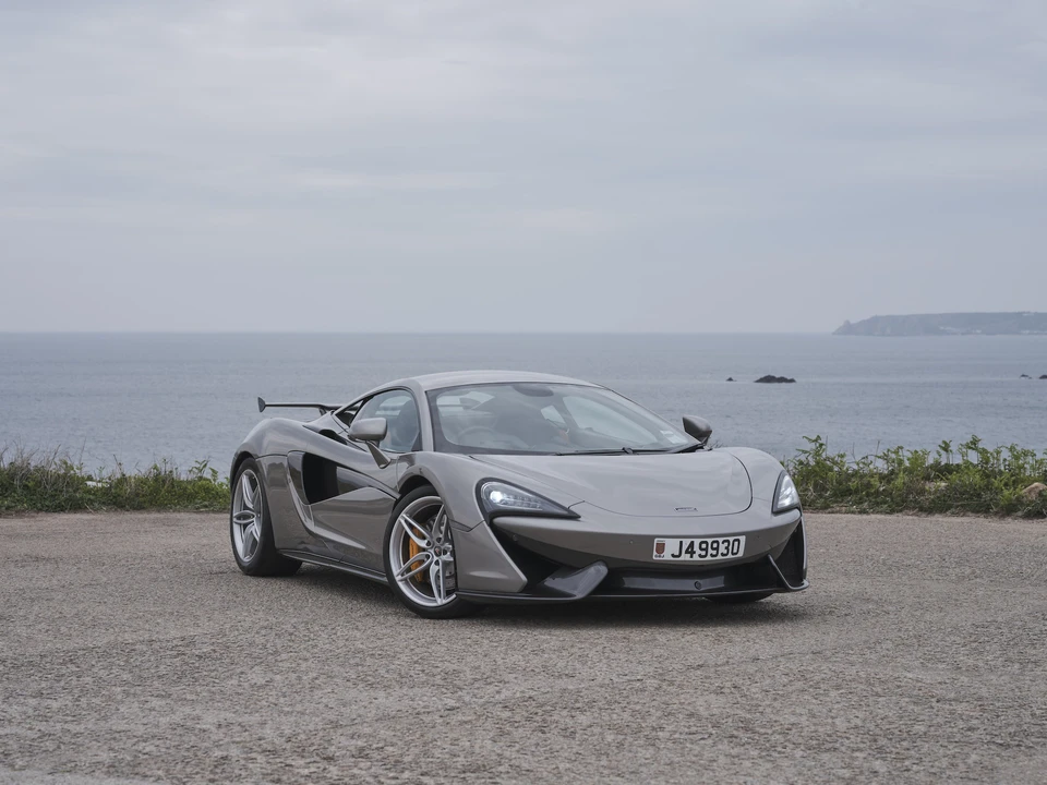 2016 McLaren 570S - Image 4 of 31