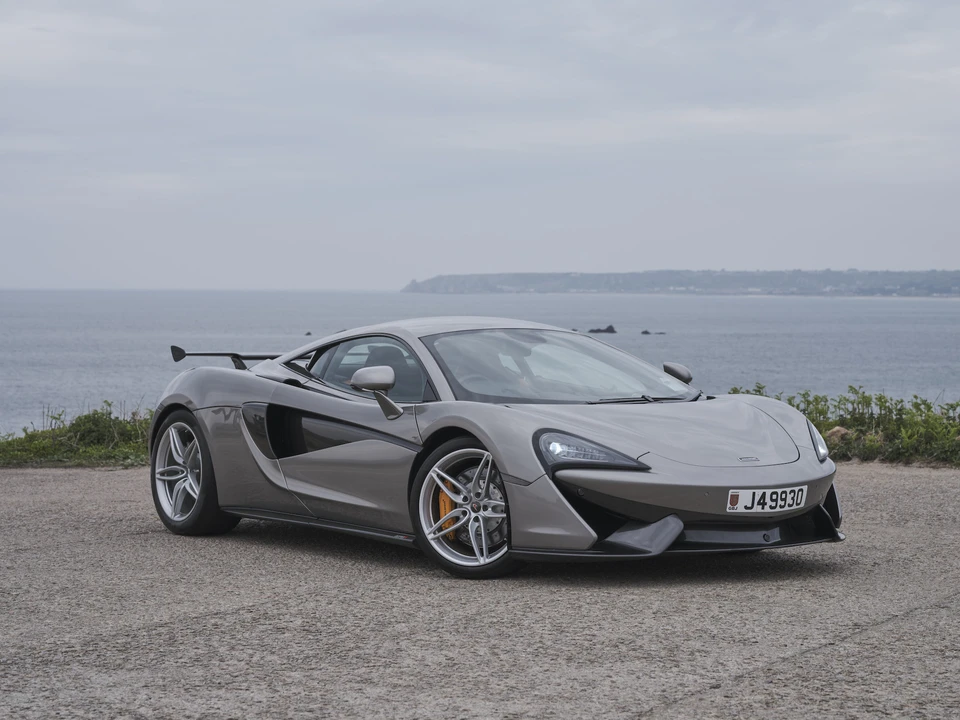 2016 McLaren 570S - Image 12 of 31