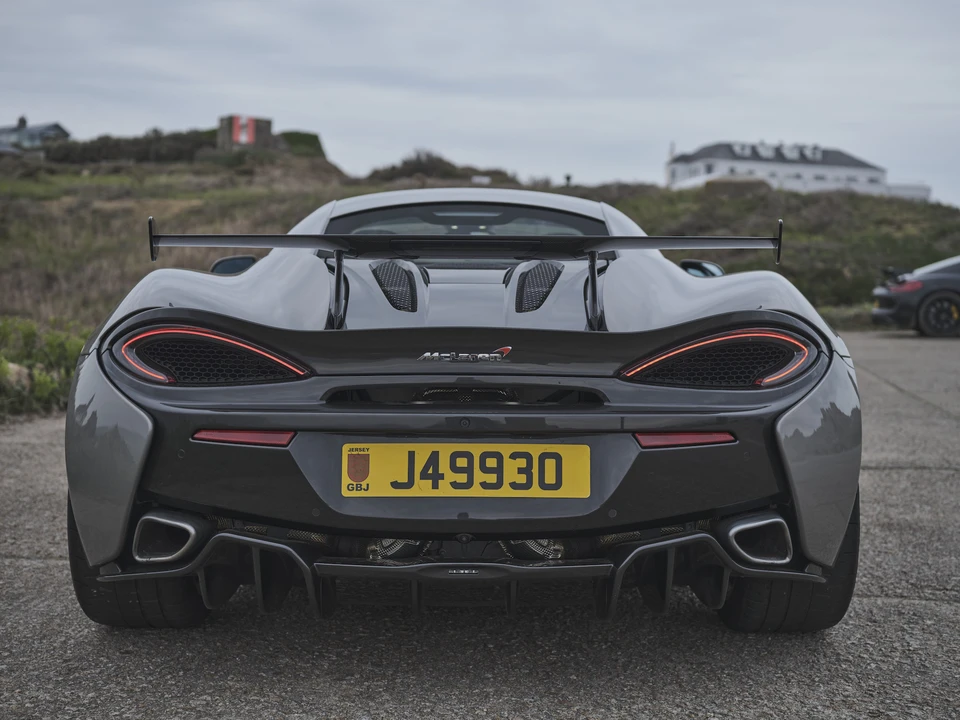 2016 McLaren 570S - Image 13 of 31