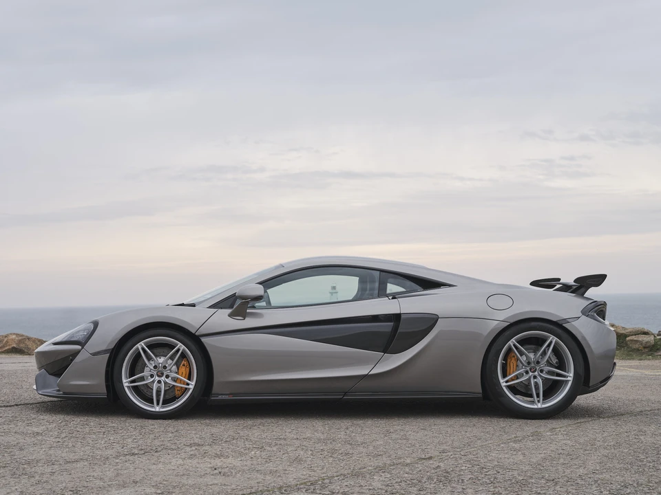 2016 McLaren 570S - Image 15 of 31