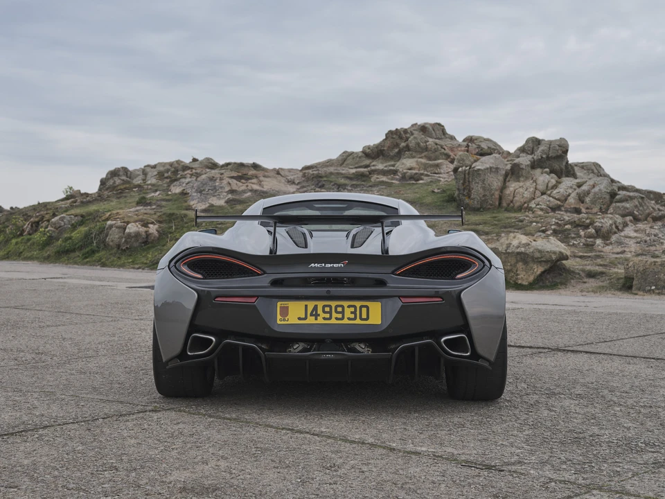 2016 McLaren 570S - Image 21 of 31