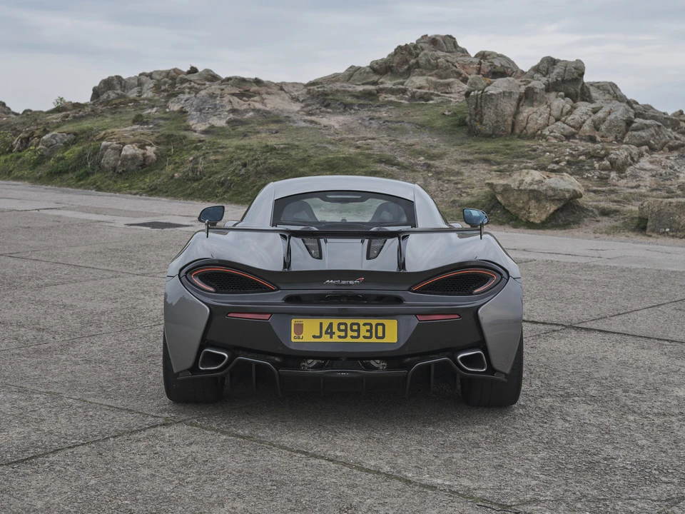2016 McLaren 570S - Image 7 of 31