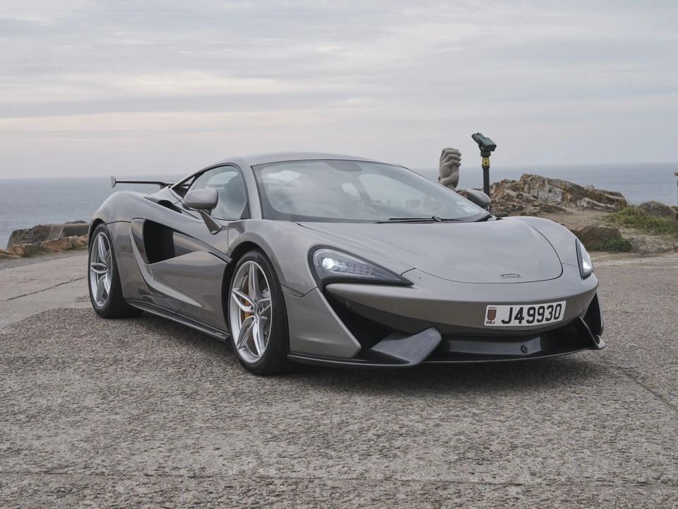 2016 McLaren 570S - Image 22 of 31