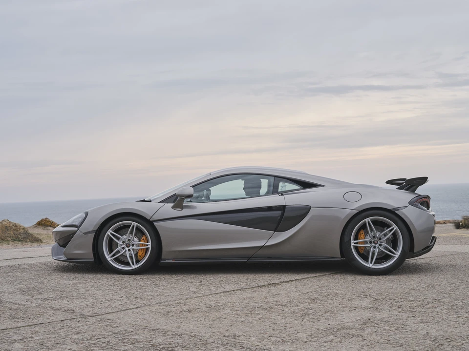2016 McLaren 570S - Image 9 of 31
