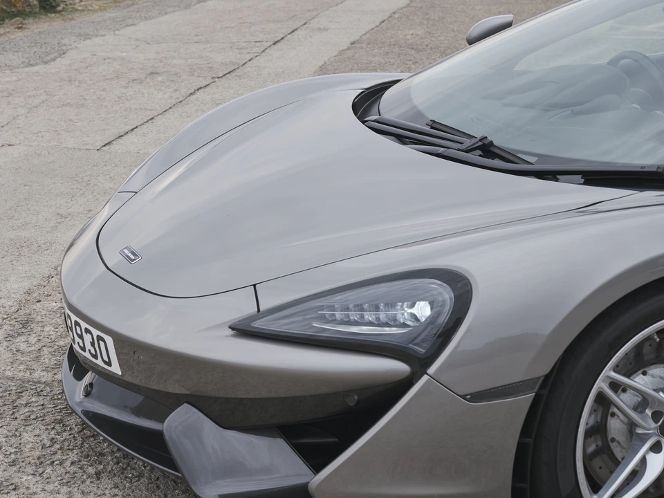 2016 McLaren 570S - Image 27 of 31
