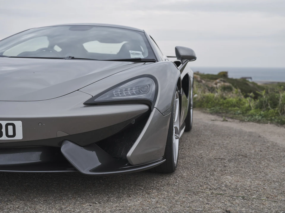 2016 McLaren 570S - Image 26 of 31
