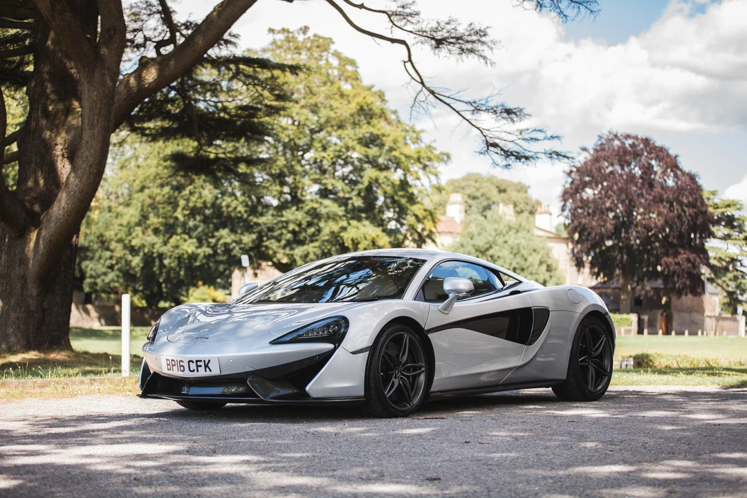 2016 McLaren 570S - Image 3 of 31