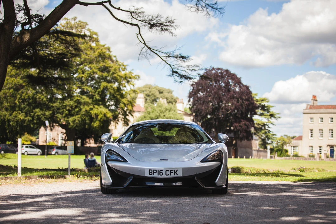 2016 McLaren 570S - Image 4 of 31