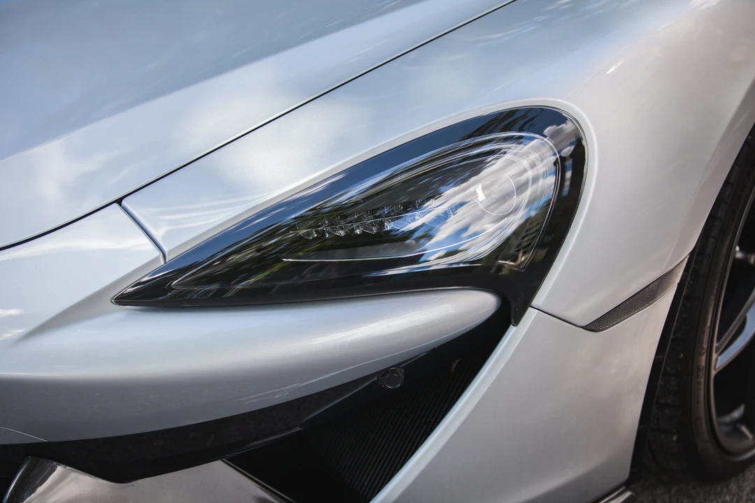 2016 McLaren 570S - Image 15 of 31