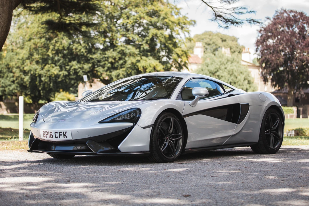2016 McLaren 570S - Image 2 of 31