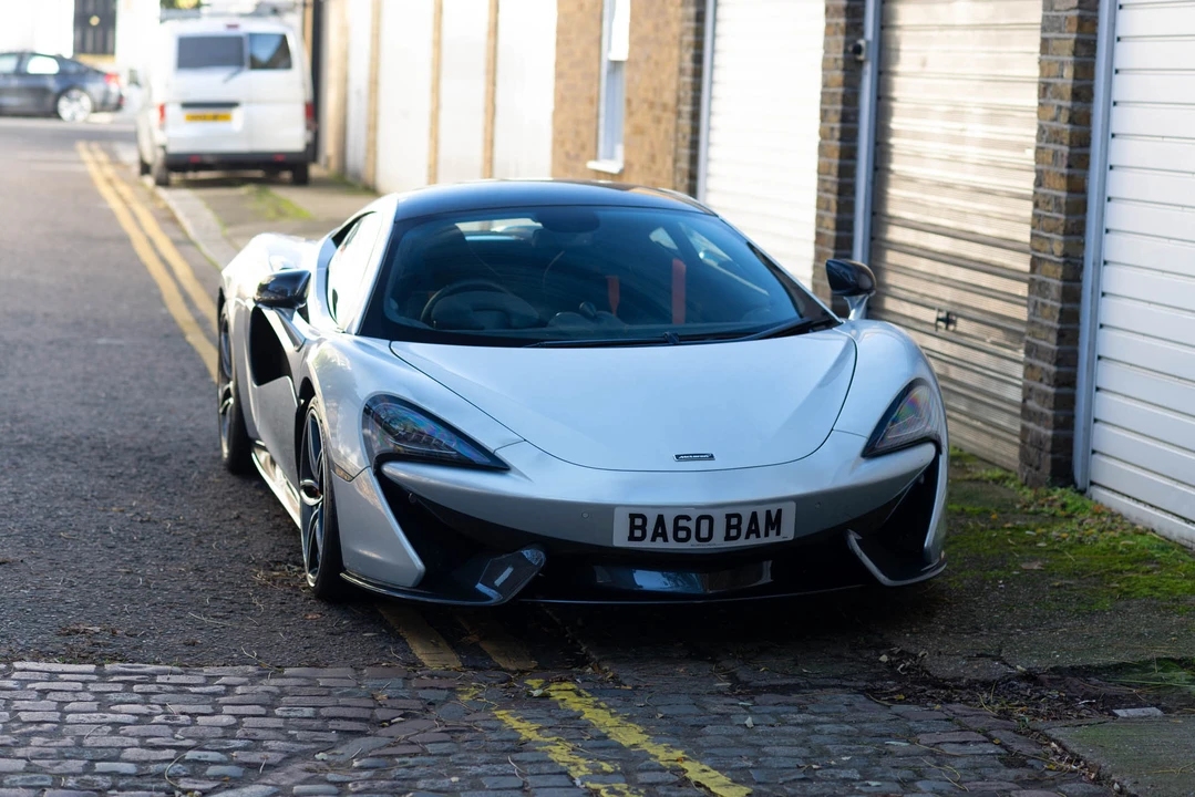 2016 McLaren 570S - Image 3 of 31