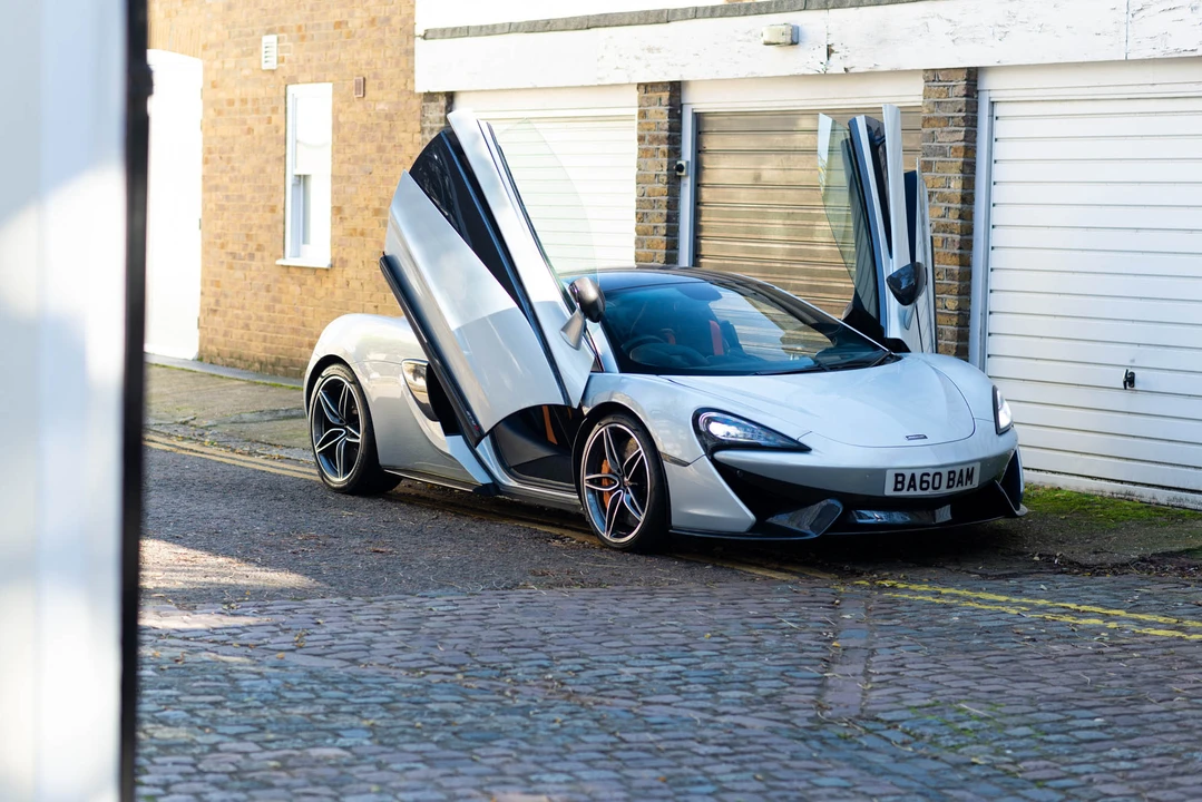 2016 McLaren 570S - Image 11 of 31