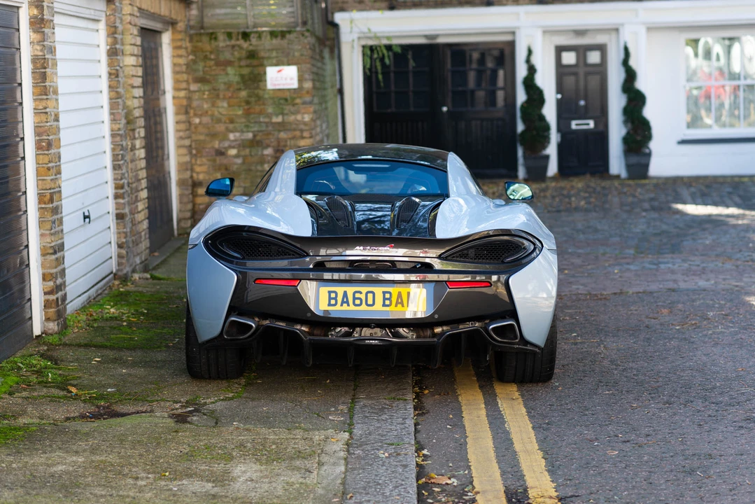 2016 McLaren 570S - Image 14 of 31