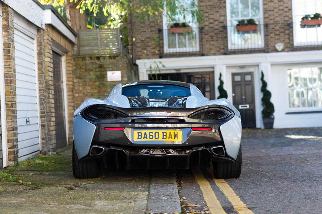 2016 McLaren 570S - Image 15 of 31