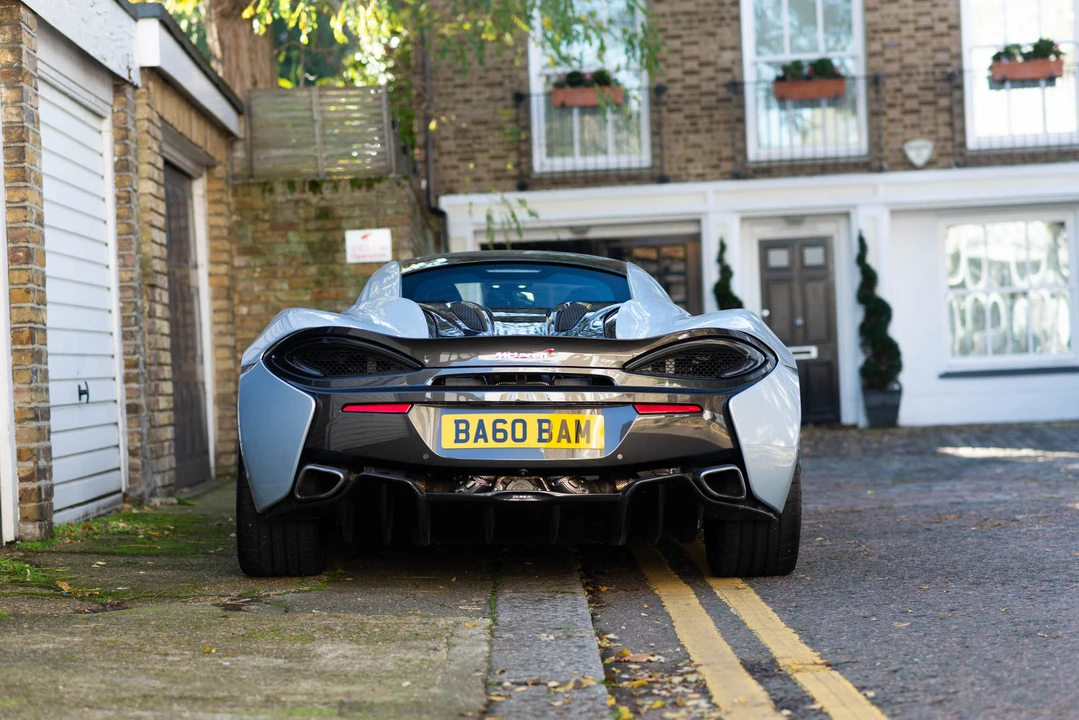2016 McLaren 570S - Image 16 of 31