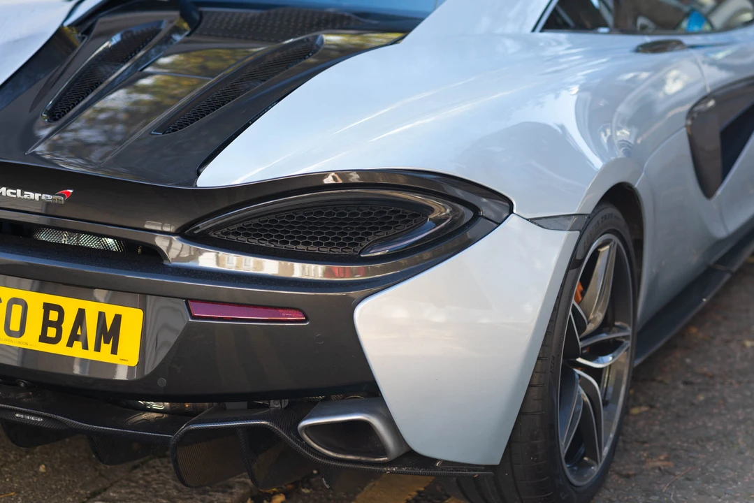 2016 McLaren 570S - Image 31 of 31