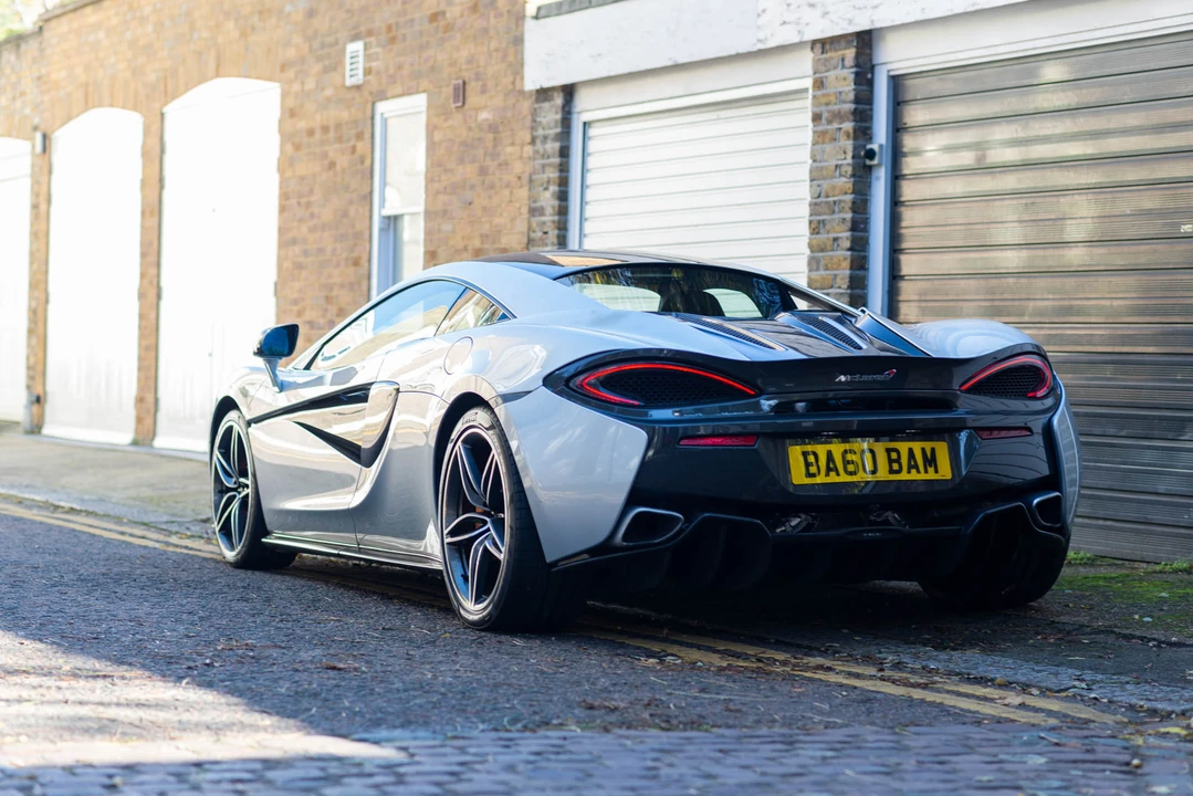 2016 McLaren 570S - Image 19 of 31