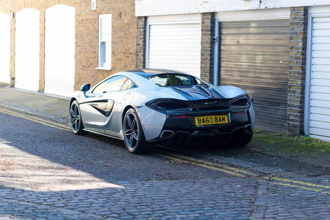 2016 McLaren 570S - Image 20 of 31