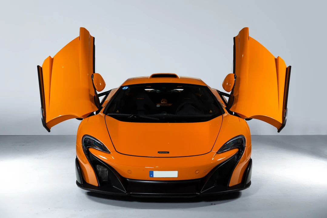 2016 McLaren 675LT Coupe - Image 21 of 31