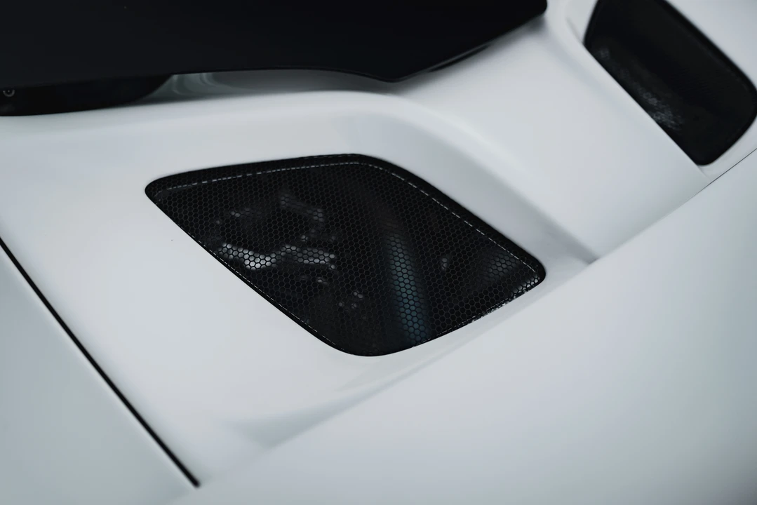 2016 McLaren 675LT Coupe - Image 23 of 31