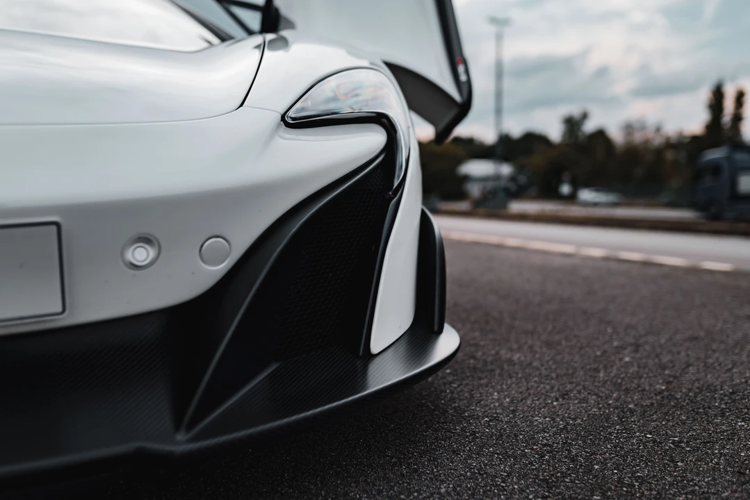 2016 McLaren 675LT Coupe - Image 15 of 31