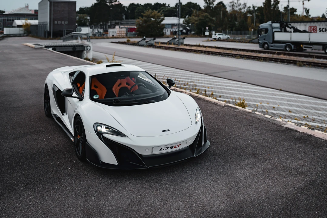 2016 McLaren 675LT Coupe - Image 11 of 31