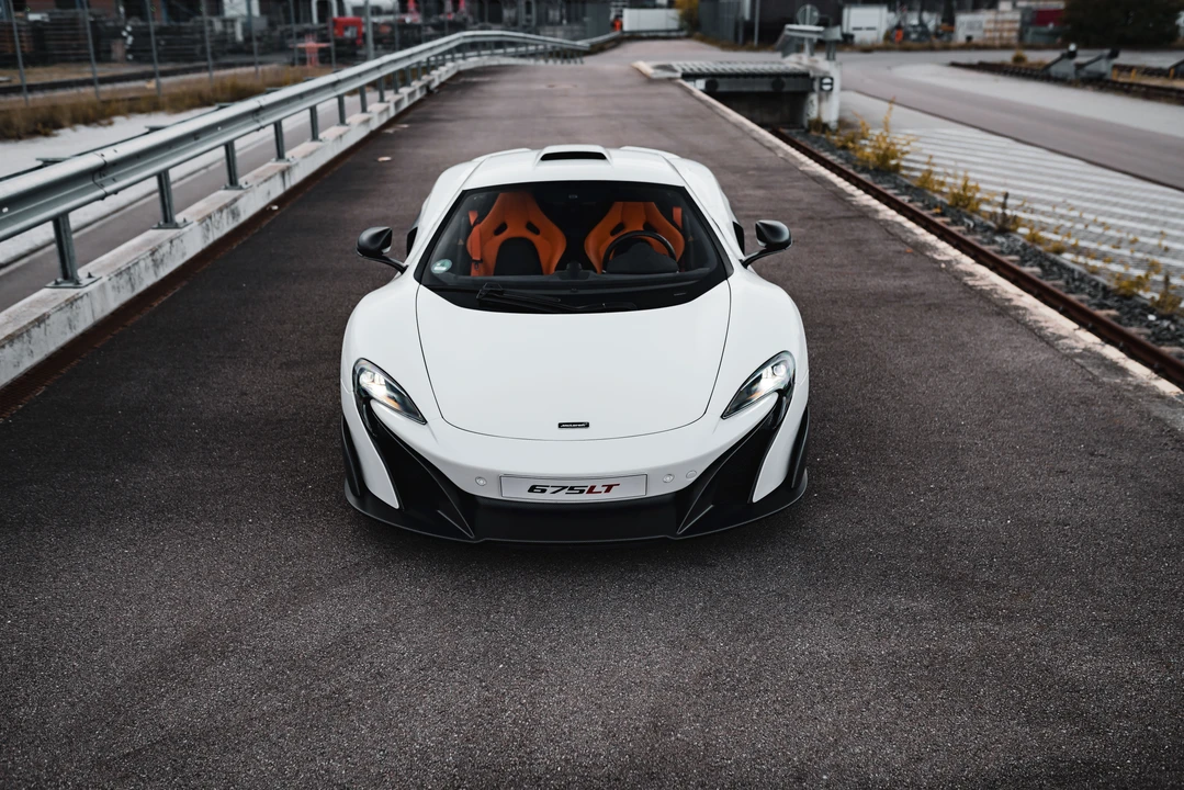 2016 McLaren 675LT Coupe - Image 10 of 31