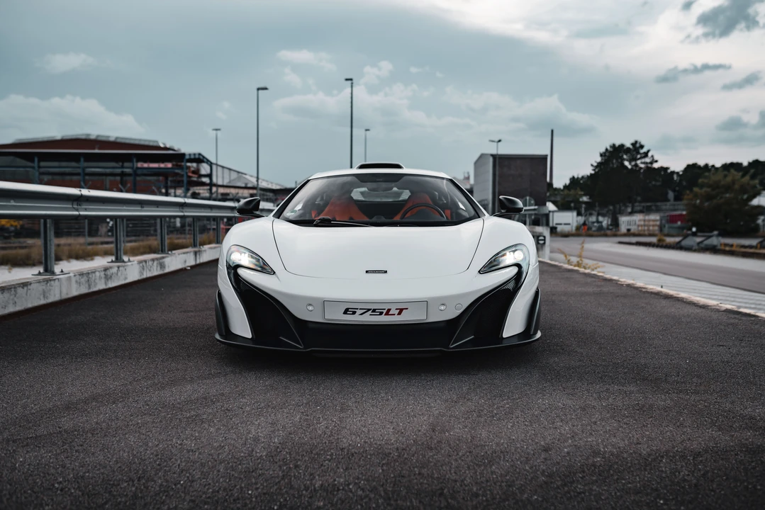 2016 McLaren 675LT Coupe - Image 3 of 31