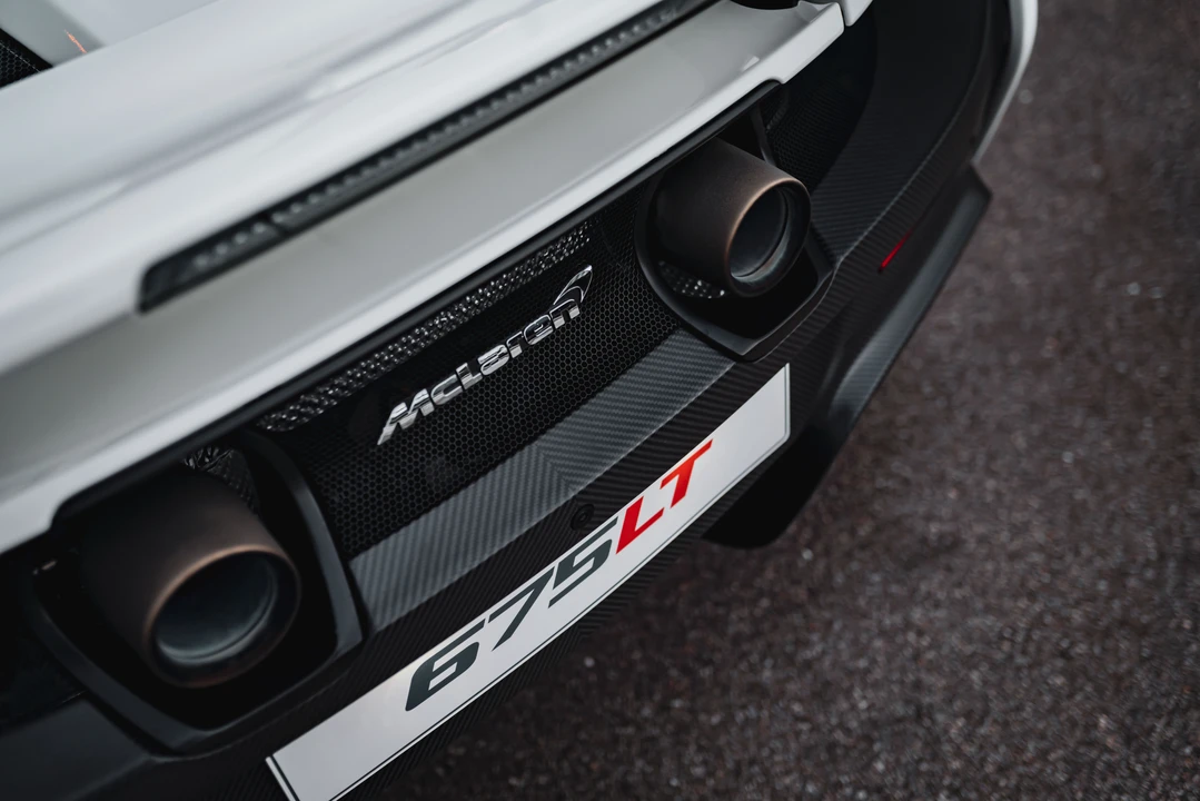 2016 McLaren 675LT Coupe - Image 27 of 31