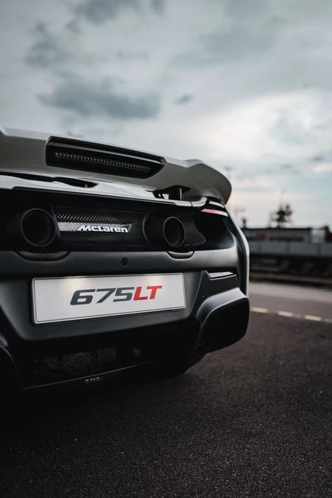 2016 McLaren 675LT Coupe - Image 28 of 31