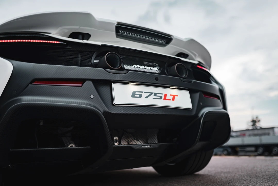 2016 McLaren 675LT Coupe - Image 29 of 31