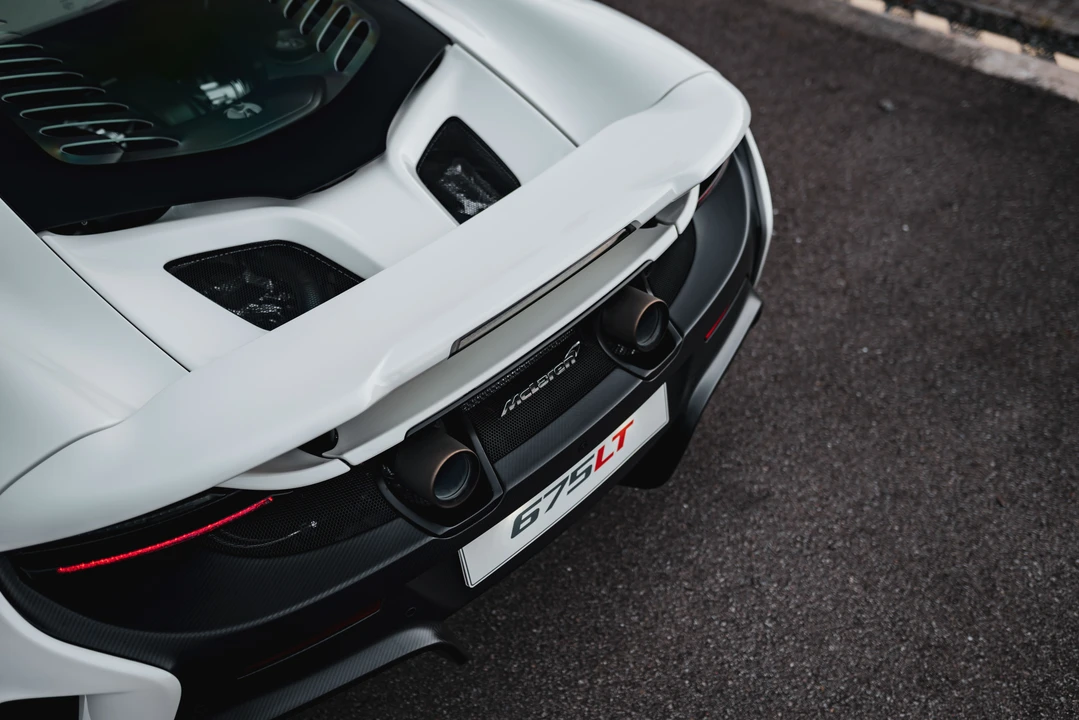 2016 McLaren 675LT Coupe - Image 30 of 31