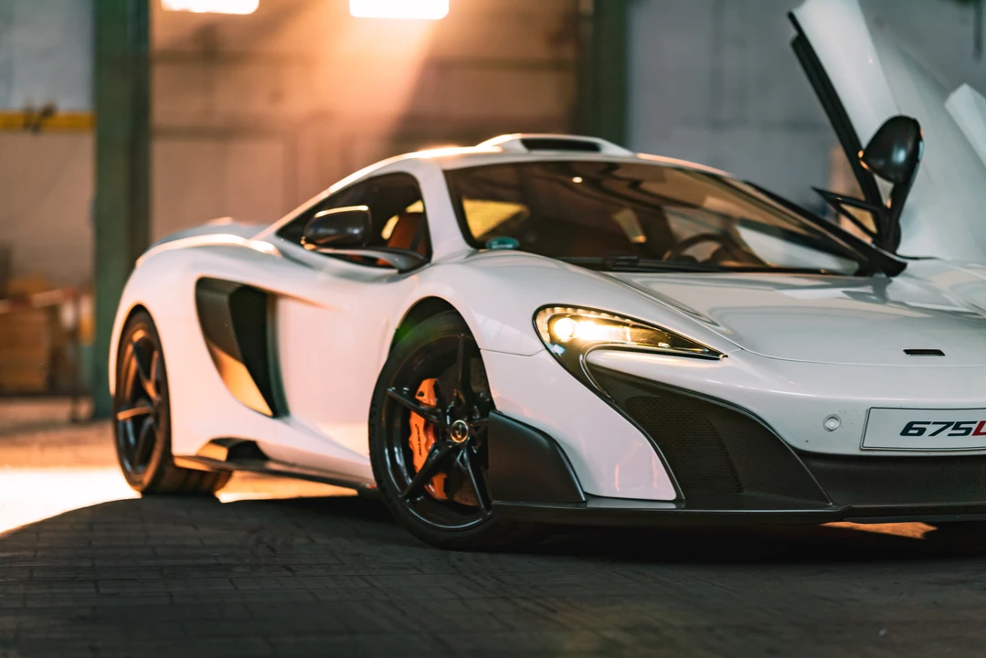 2016 McLaren 675LT Coupe - Image 18 of 31
